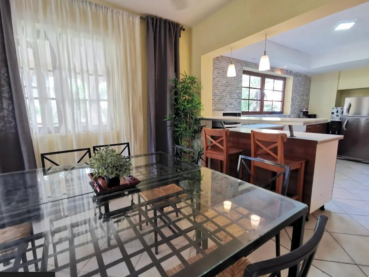 Tropicana Suites Deluxe Beach Club And Pool - Playa Los Corales Пунта-Кана